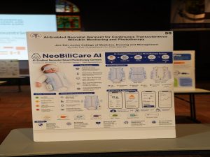 Read more about the article 賀！蔡淑玫老師帶領護理科學生何佳歡、余錆諠，以「AI智慧新生兒經皮膽紅素監測與光療照護衣」參加「2026年第7屆美國AII達文西國際發明展」，榮獲金牌殊榮！
